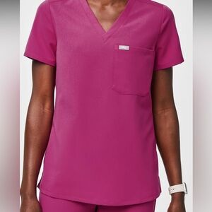 FIGS Catarina One Pocket Top Raspberry Sorbet XXS